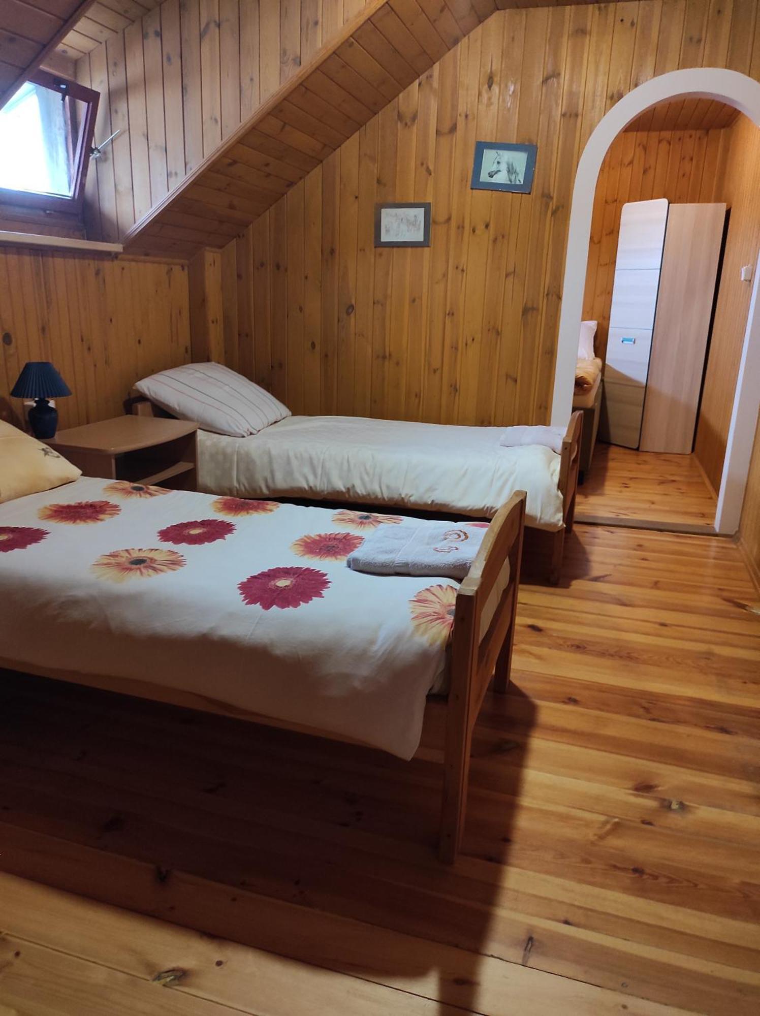 Stadnina Koni Tarka Zwierzyniec Extérieur photo